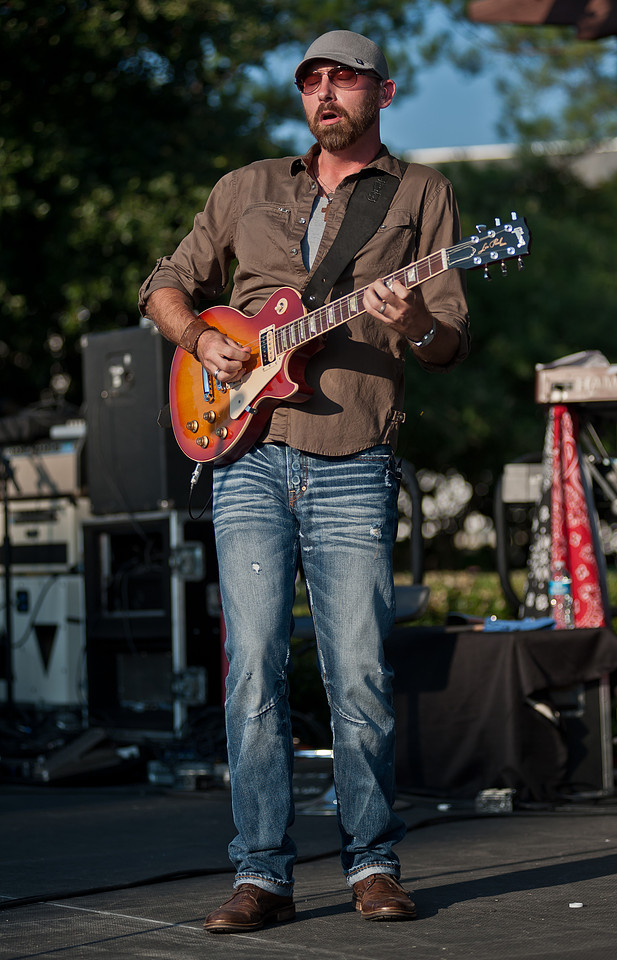 Fanously Hot Concert Photography by Columbia SC Photojournalist Sean Rayford