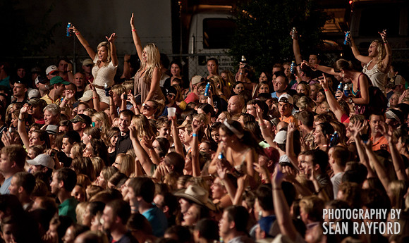 Dierks Bentley Concert Photos st the Tin Roof - Columbia SC