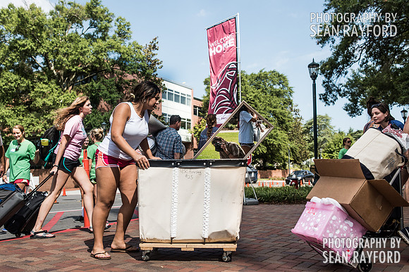 USC students move back to campus
