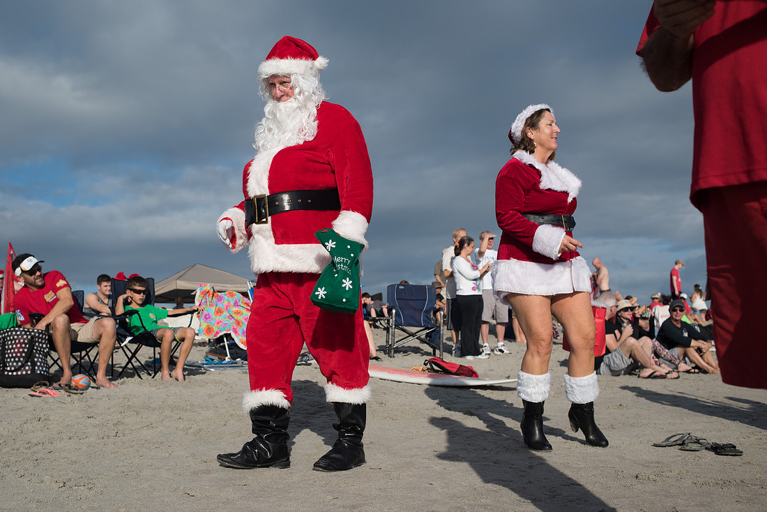 surfin santas by columbia sc photographer  0953