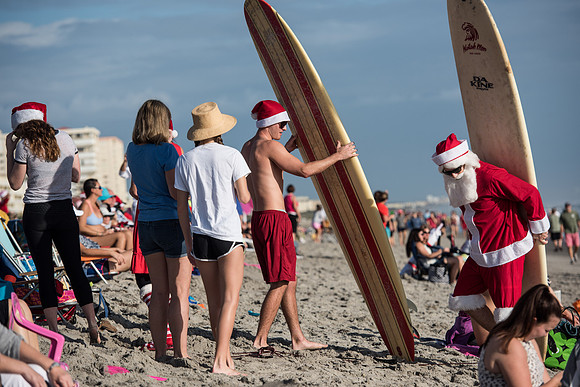 surfin santas by columbia sc photographer  0954