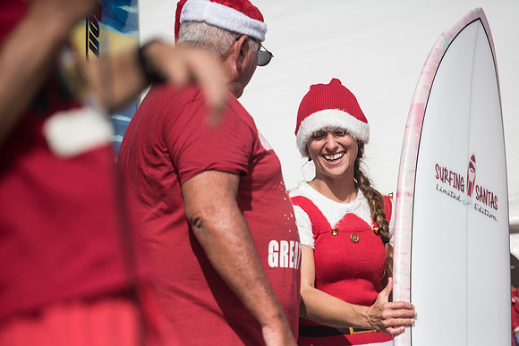 surfin santas by columbia sc photographer  0973