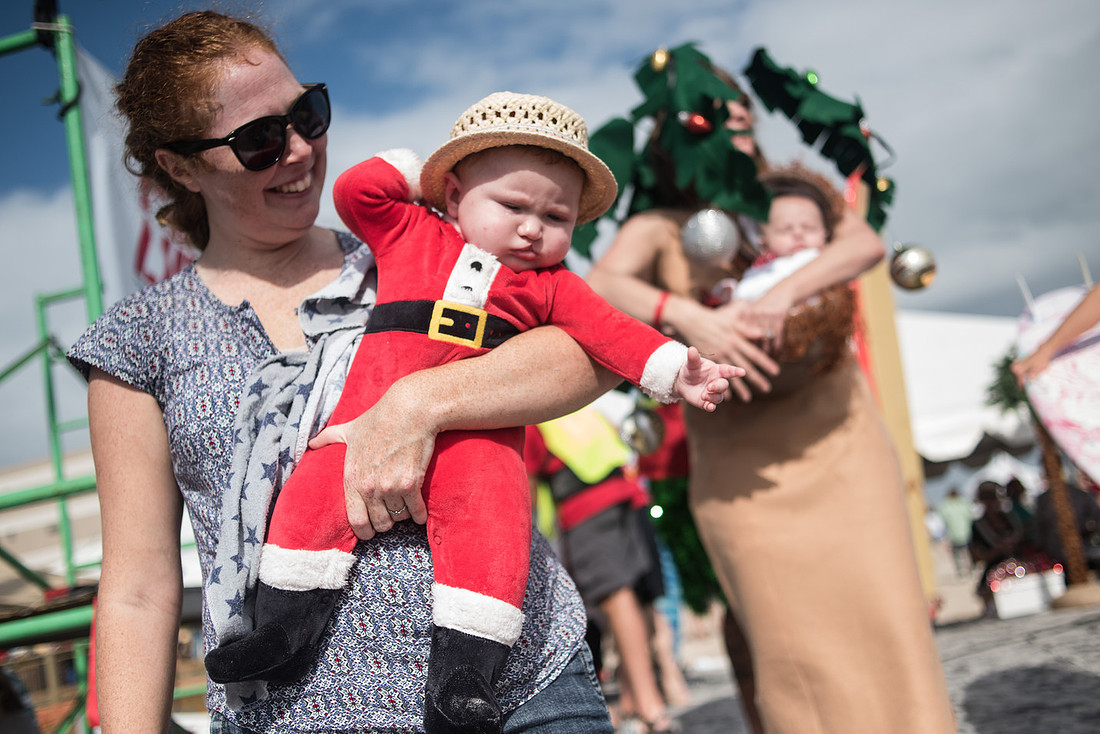 surfin santas by columbia sc photographer  0974