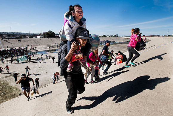 tijuana caravan nov 25 17016-3
