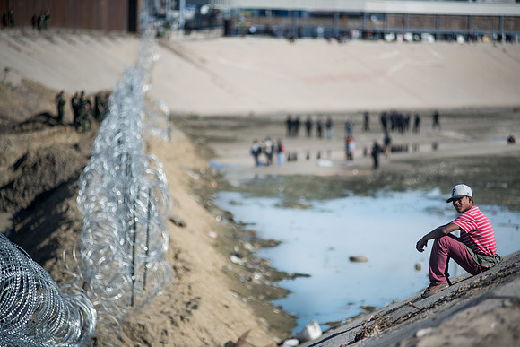 tijuana caravan nov 25 18186