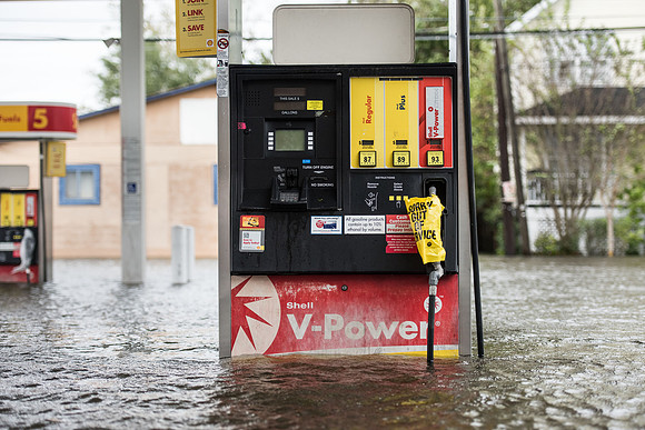 Hurricane Matthew coverage in Charleston 62963